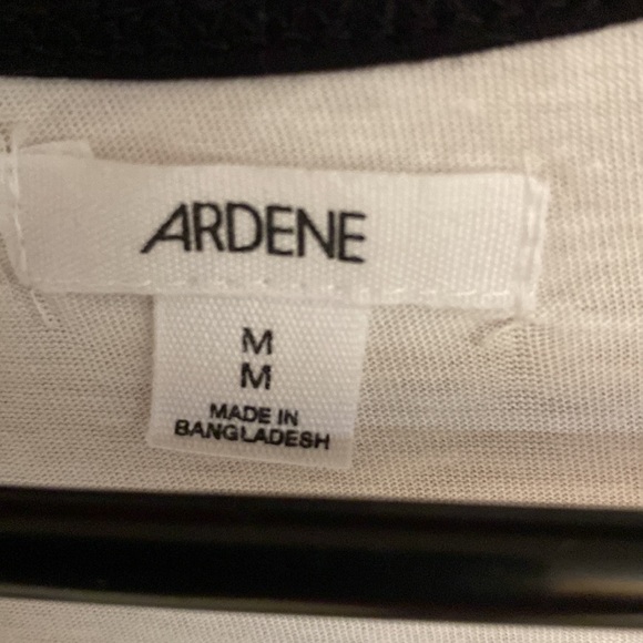 Vintage ladies Teeshirt in medium. - Picture 5 of 7